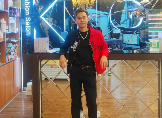 美發(fā)人現(xiàn)在苦點(diǎn)，是因?yàn)橐院蟮某晒?chuàng)業(yè)