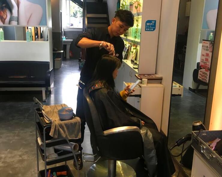 發(fā)型師就是經歷無數(shù)次失敗才能變