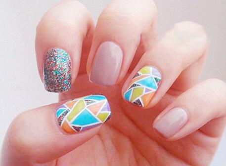 南寧美甲學校：幾何色塊拼接美甲教程