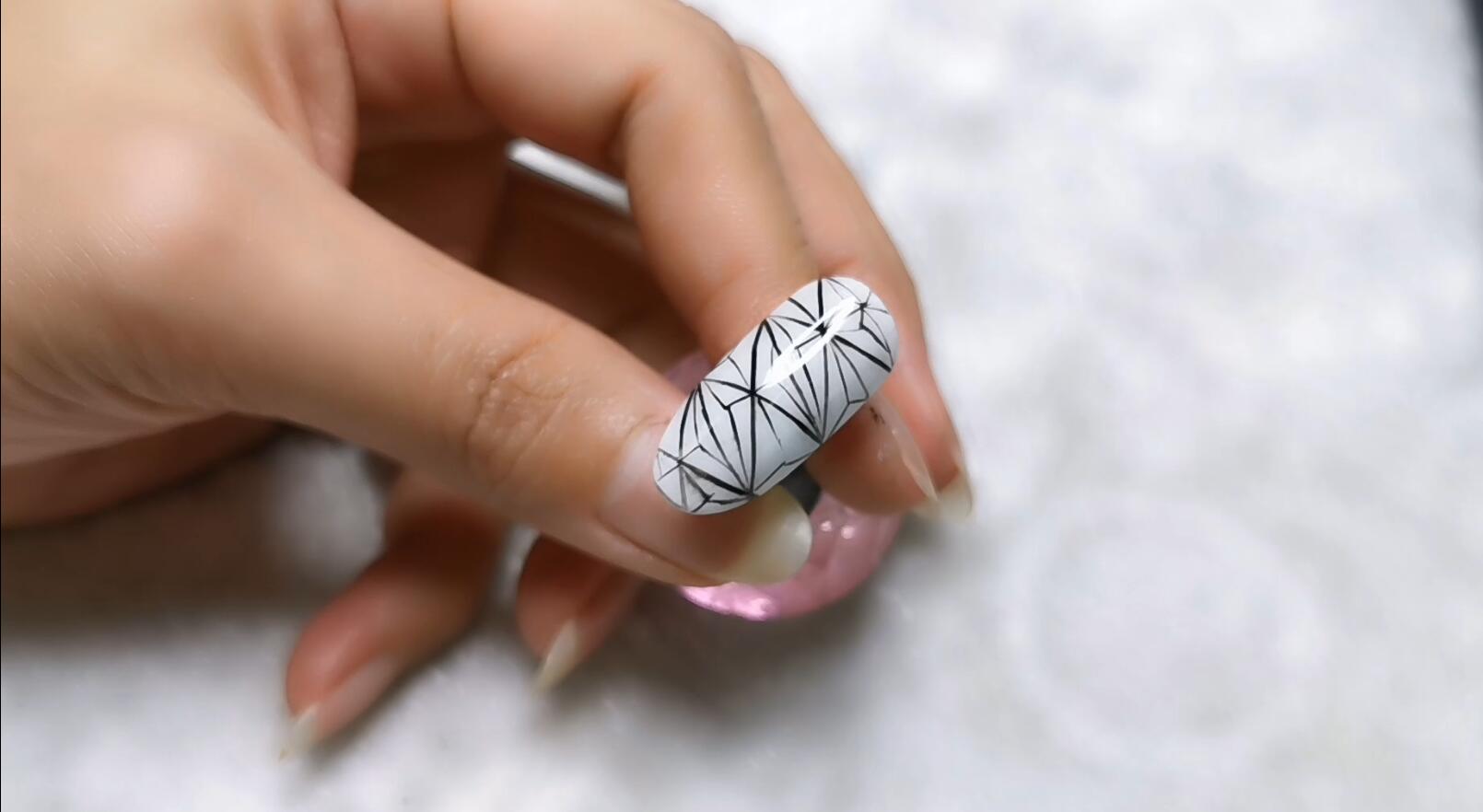 1586751263240896.jpg 20200227線(xiàn)條款式美甲.jpg