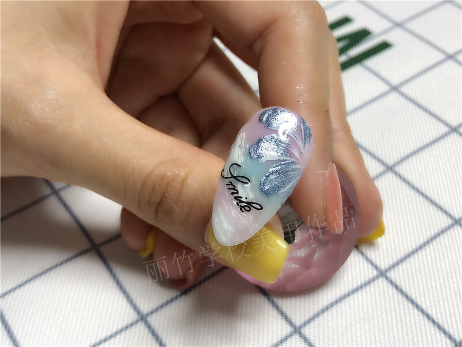 1591408613759037.jpg 20200421簡單一筆成花美甲.jpg