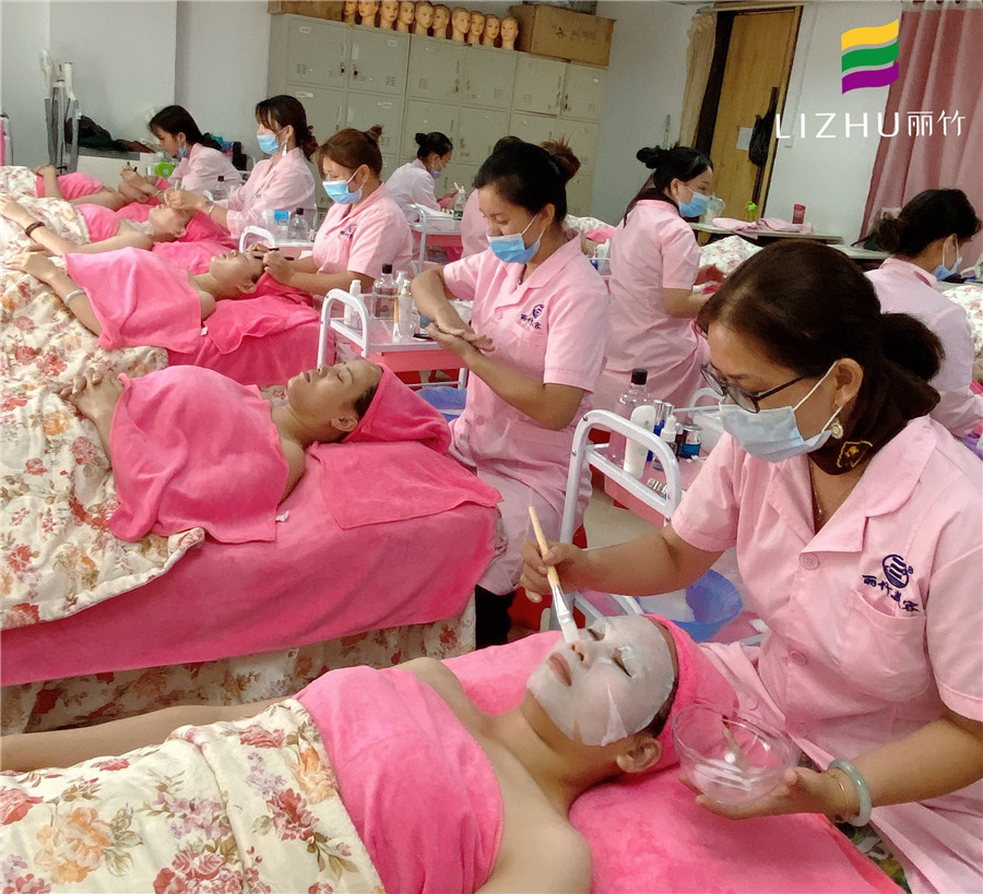 南寧學(xué)美容哪家專業(yè)？麗竹美容學(xué)校歡迎你