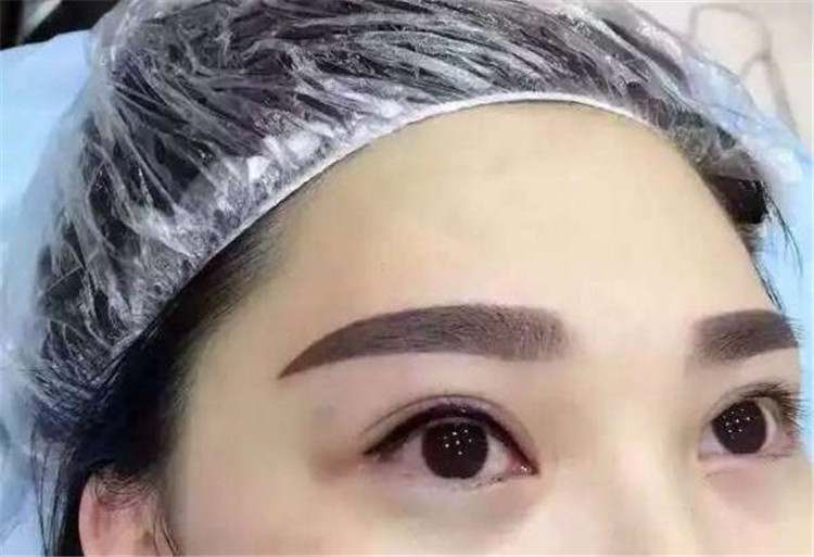 南寧紋繡學校：紋繡師如何避免暈色的出現(xiàn)