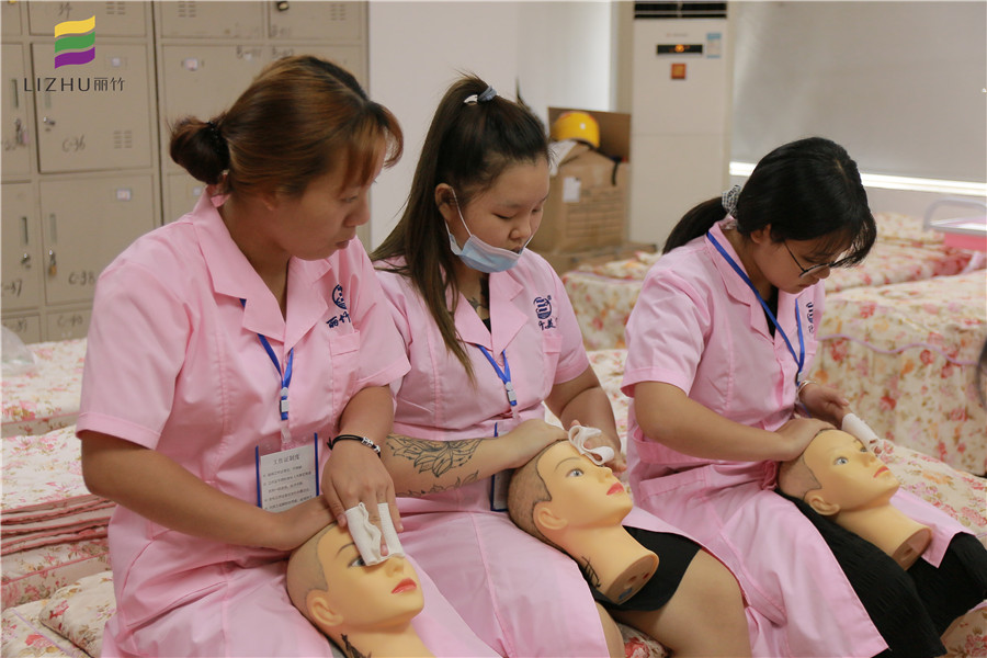 南寧美容學(xué)校：慢慢來會(huì)比較快