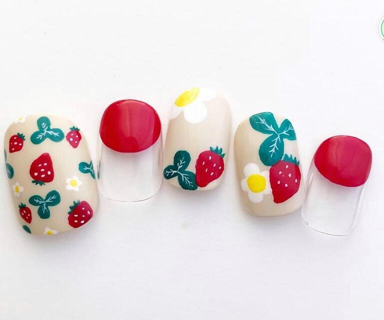 南寧美甲培訓：草莓主題美甲款式