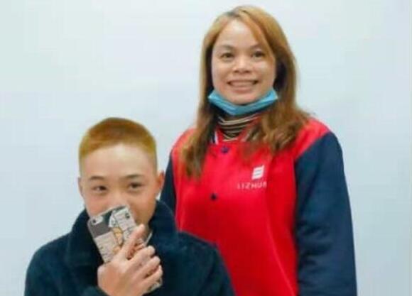 南寧美發(fā)學(xué)校學(xué)員燙染作品欣賞