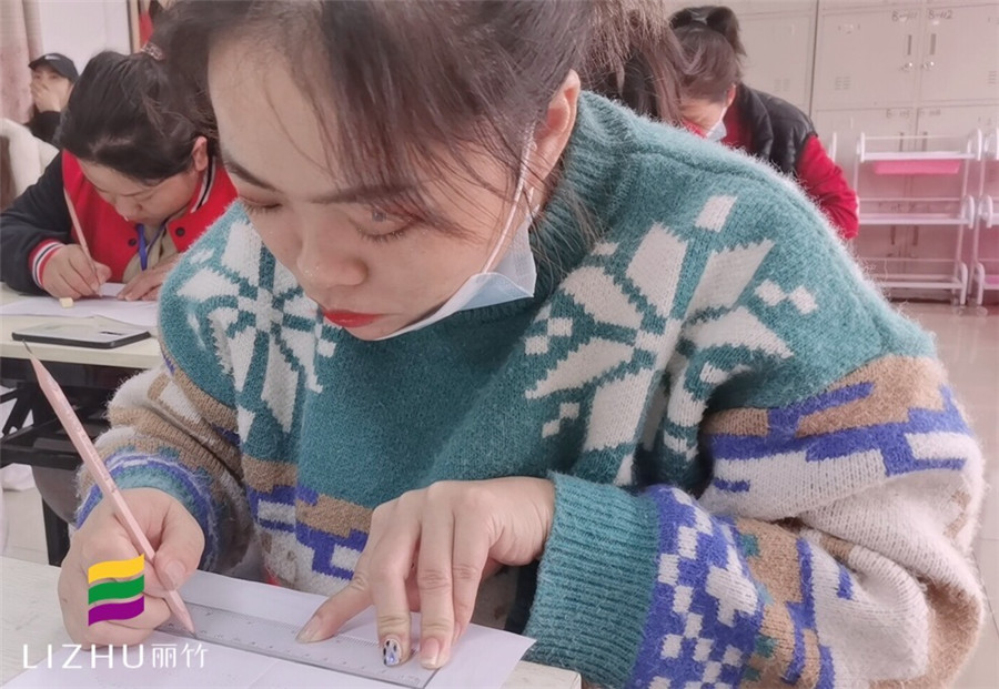 初學(xué)者如何紙上畫眉？廣西紋繡培訓(xùn)教你畫