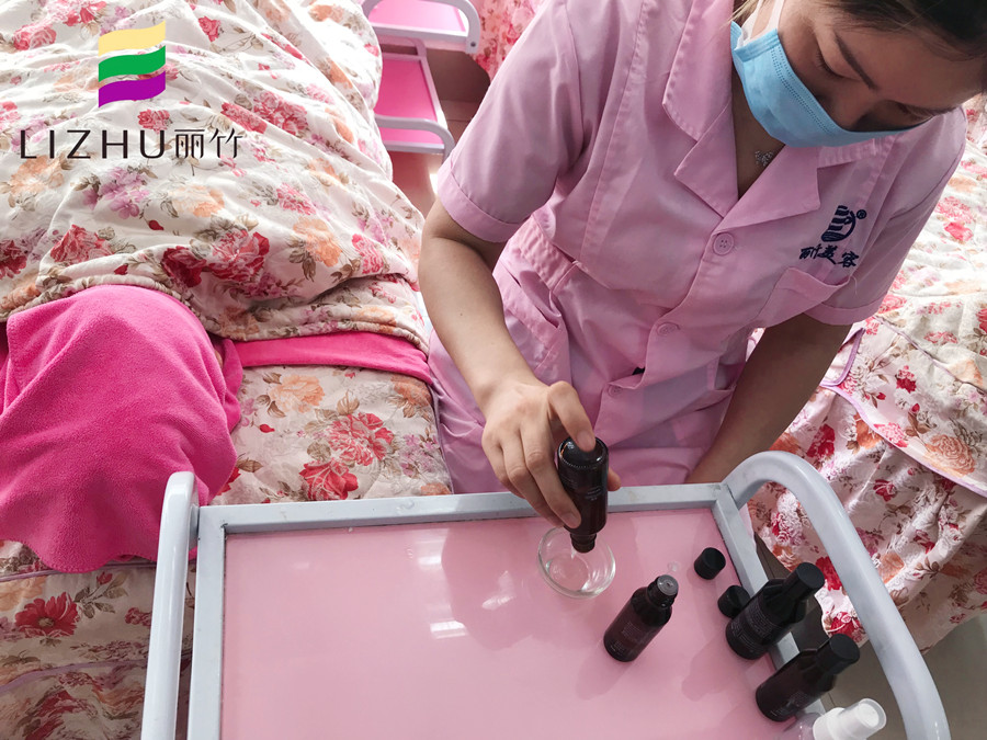 和南寧美容學(xué)校一起去認(rèn)識(shí)精油