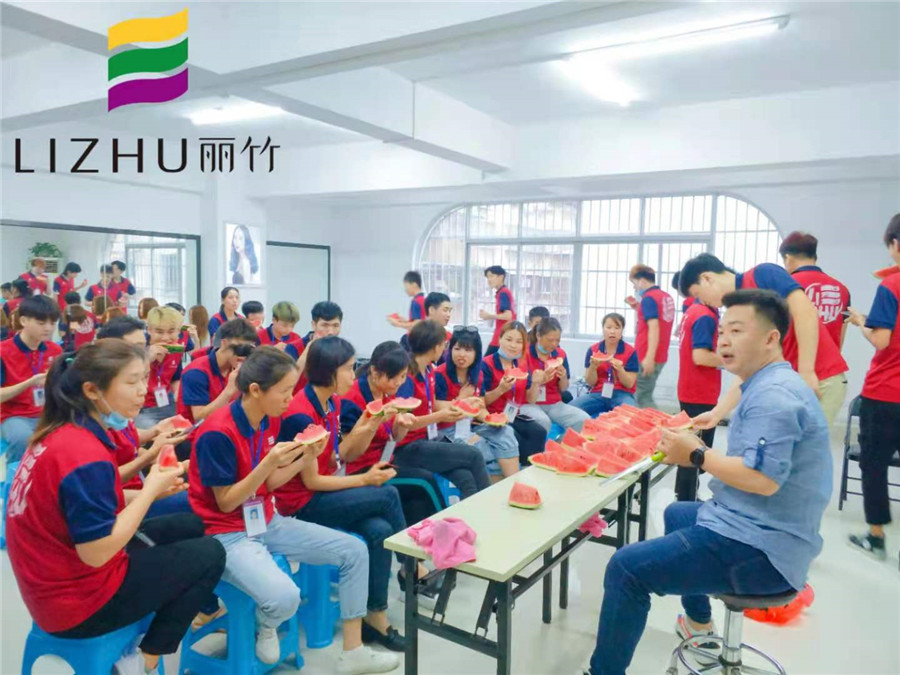 歡迎參加南寧美發(fā)學(xué)?！拔鞴吓俊?>
								
								<span id=