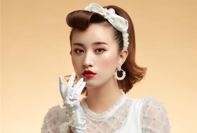 復古迪斯科妝容造型，廣西化妝學校這款造型愛了嗎？