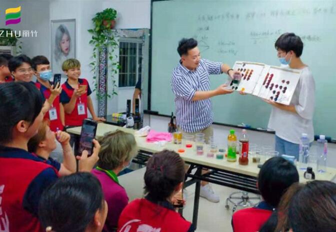 為什么美發(fā)要學(xué)色彩知識(shí)？南寧美發(fā)培訓(xùn)學(xué)校解釋給你聽(tīng)