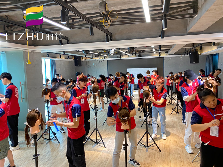 學(xué)美發(fā)，請(qǐng)到南寧專(zhuān)業(yè)美發(fā)培訓(xùn)學(xué)校