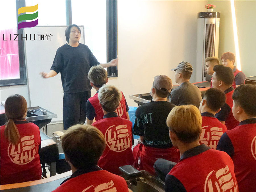 南寧美發(fā)就業(yè)宣講會(huì)：“美之浪美容美發(fā)連鎖機(jī)構(gòu)”專場(chǎng)