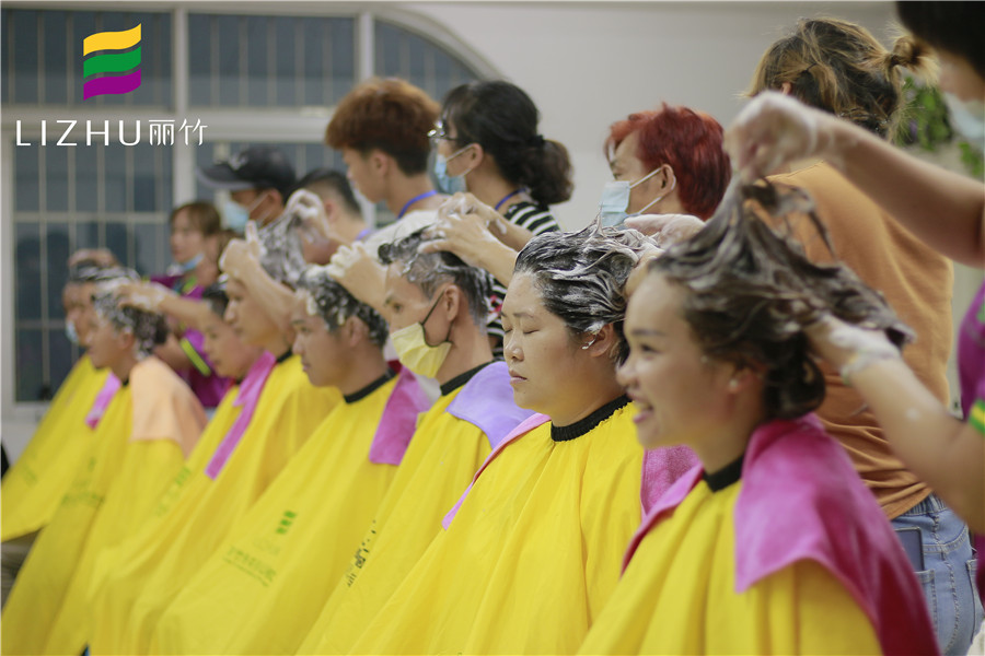 坐著怎么洗頭？南寧專業(yè)美發(fā)培訓(xùn)教你