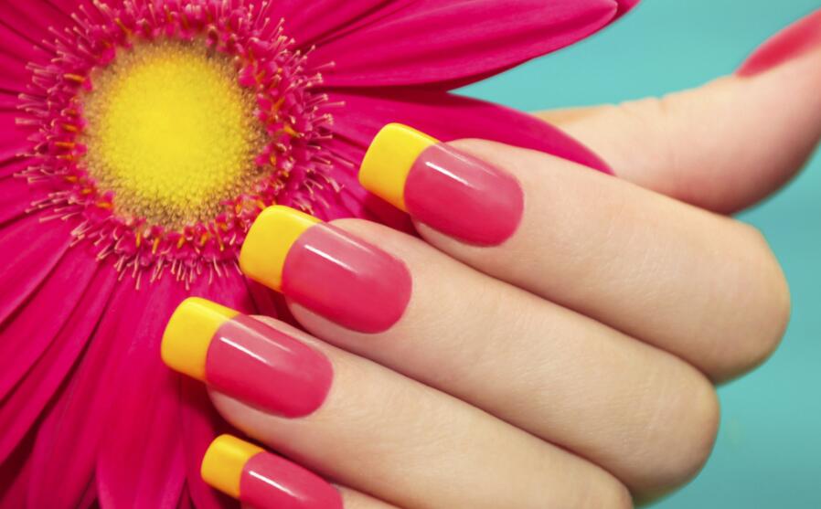 光療甲優(yōu)缺點有哪些？廣西口碑好的美甲學校告訴你