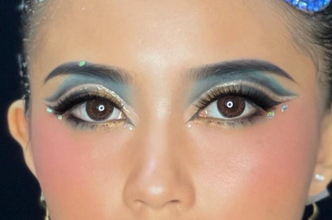 可甜可咸，美美噠眼妝~