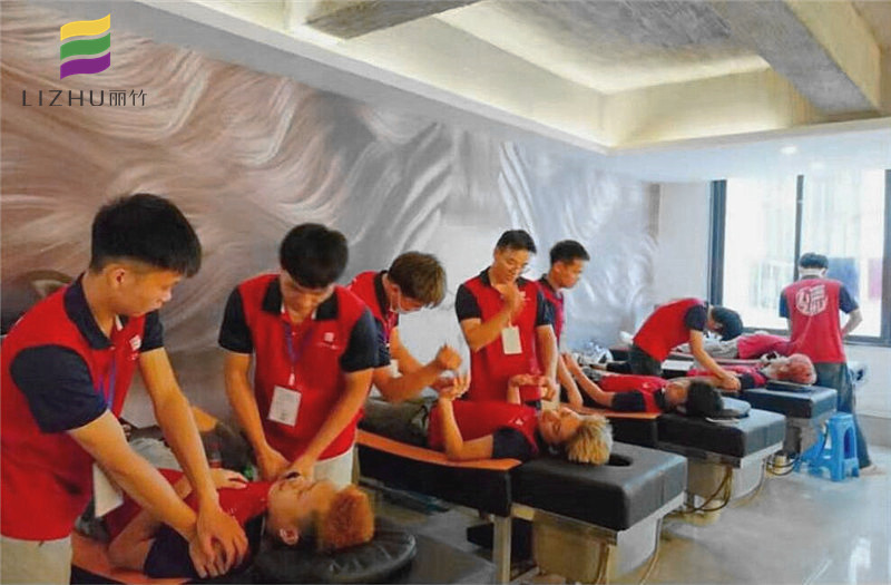 想知道南寧學(xué)美發(fā)哪家口碑好？來看看課堂花絮吧！