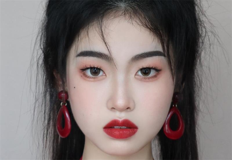 國(guó)風(fēng)少女眼妝怎么畫？快來(lái)南寧專業(yè)化妝學(xué)?？纯?>
								
								<span id=