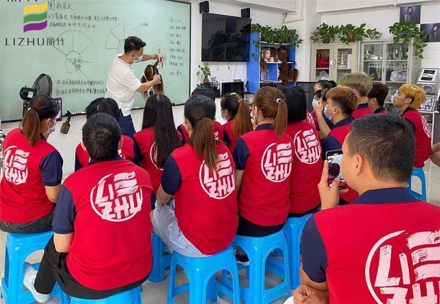 廣西美發(fā)學(xué)校哪家好？來看看美發(fā)課堂吧