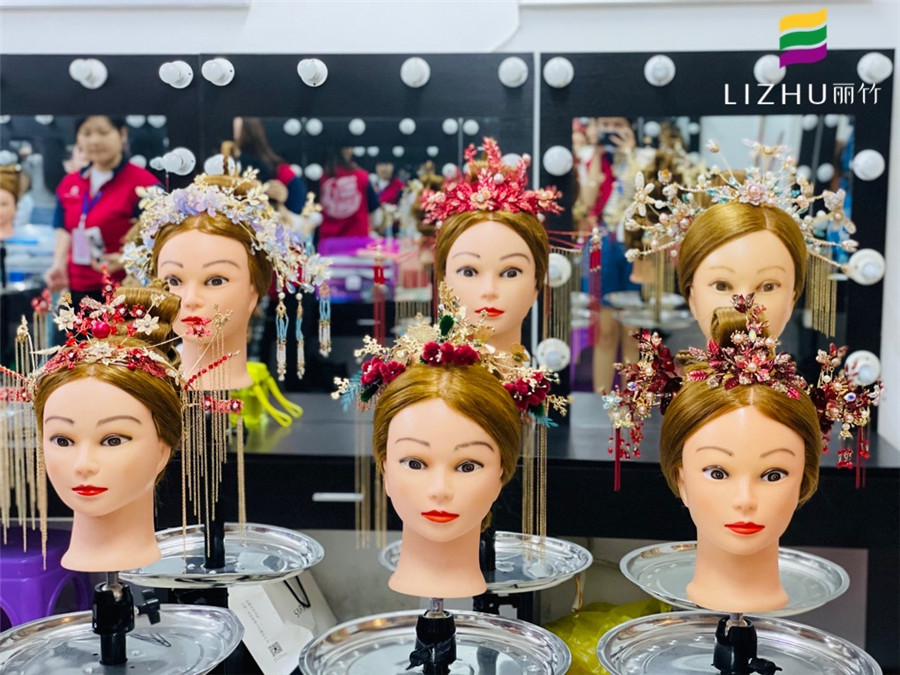 快看！廣西有名的化妝培訓(xùn)課堂實況