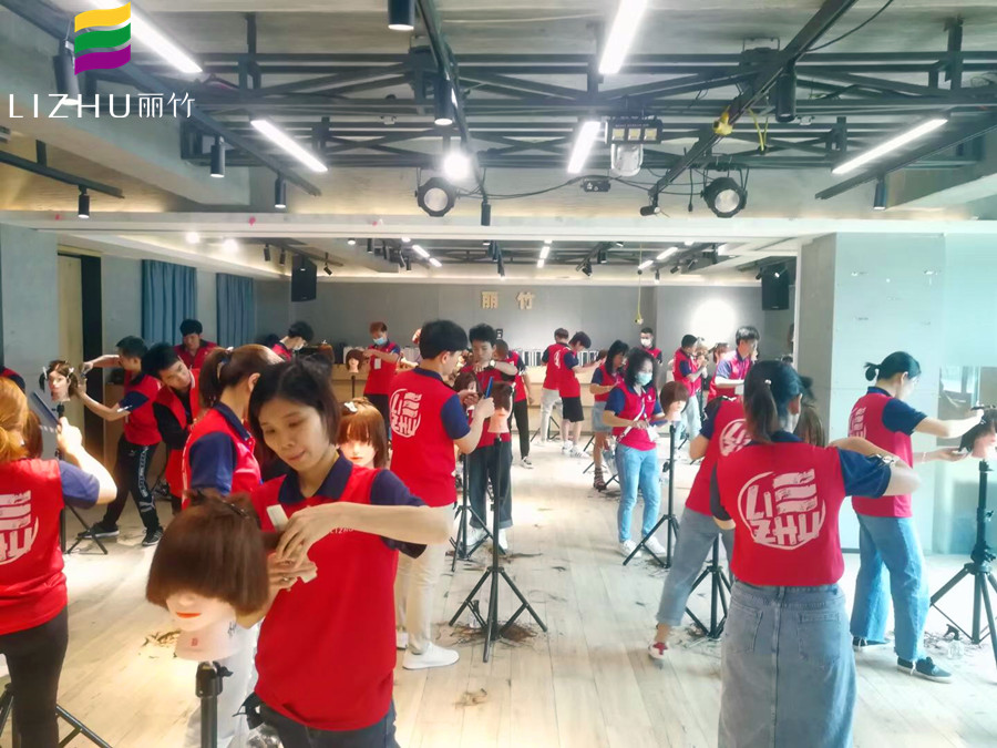 廣西學(xué)美發(fā)有前途嗎？歡迎到麗竹美發(fā)學(xué)校找答案