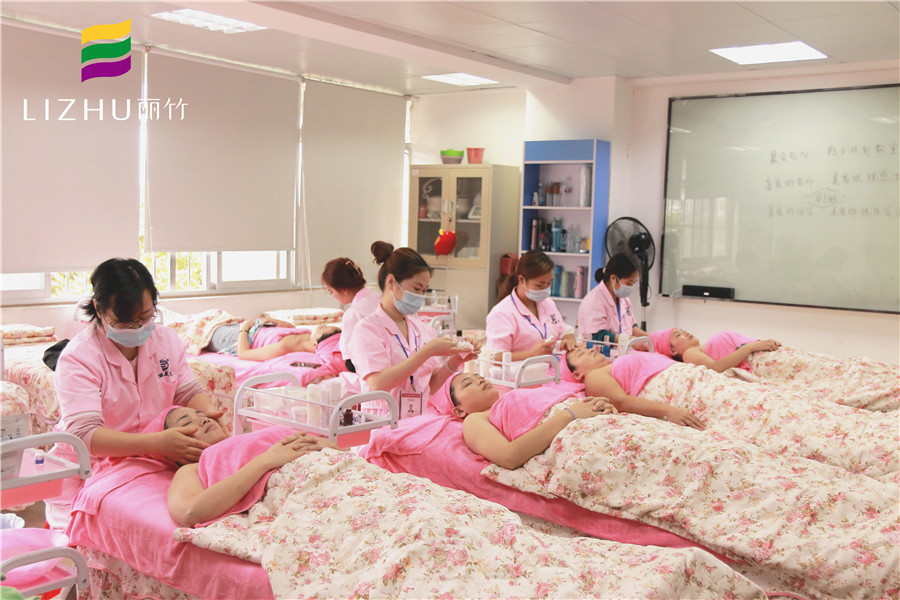 美容護(hù)膚貼士，和南寧口碑的好美容學(xué)校學(xué)習(xí)