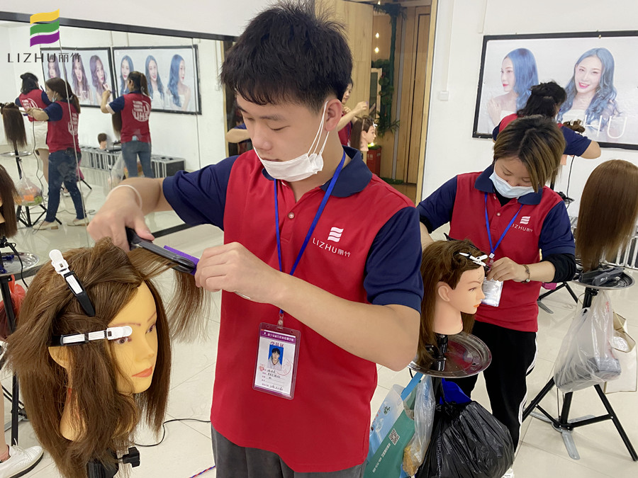 學(xué)了這份直板拉發(fā)教程，才知道南寧美發(fā)培訓(xùn)學(xué)校哪家好