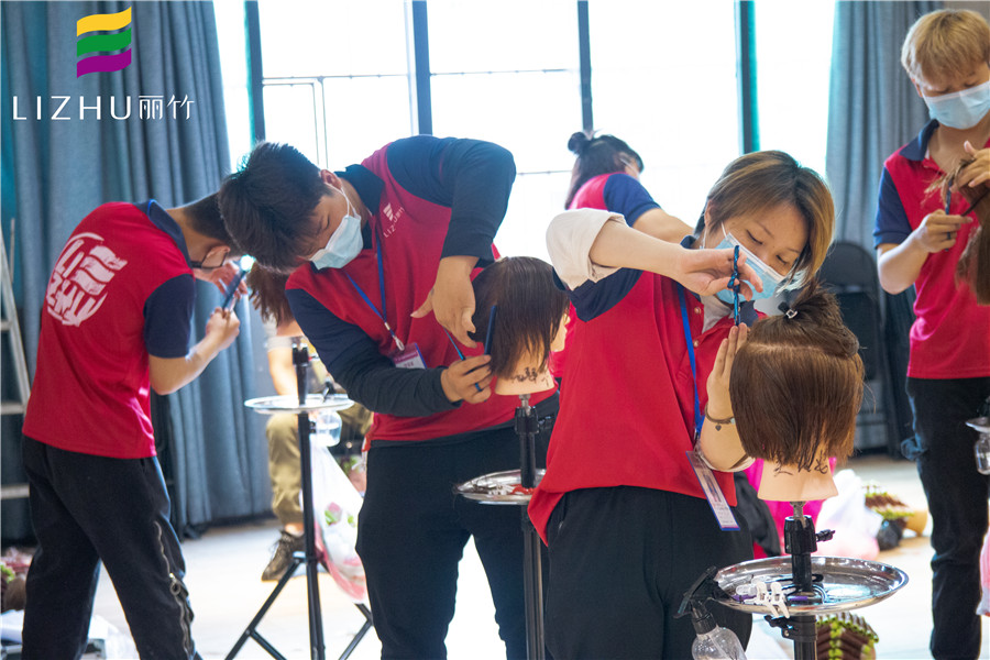 真人實(shí)操考核，檢驗(yàn)?zāi)蠈幟腊l(fā)學(xué)校哪家專業(yè)