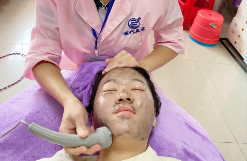 超聲波面部排毒的好處，南寧學(xué)美容的機(jī)構(gòu)告訴你