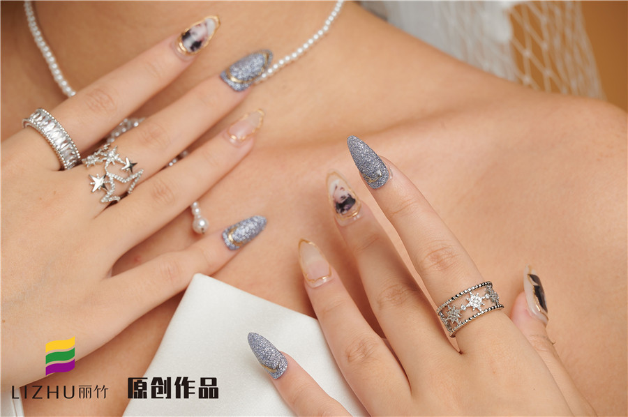 貼甲片能維持多久？廣西美甲基礎(chǔ)學校告訴你