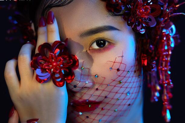 輕奢復(fù)古名媛造型，看南寧化妝學(xué)校哪家?guī)熧Y強(qiáng)