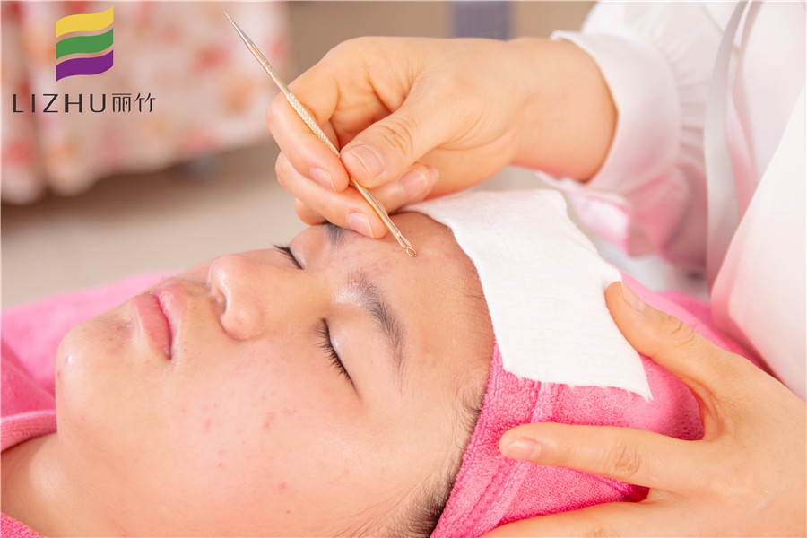 學(xué)美容祛痘法，告訴你廣西美容學(xué)校哪家正規(guī)