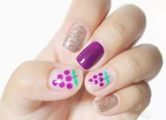 葡萄美甲怎么畫？廣西美甲培訓(xùn)教你