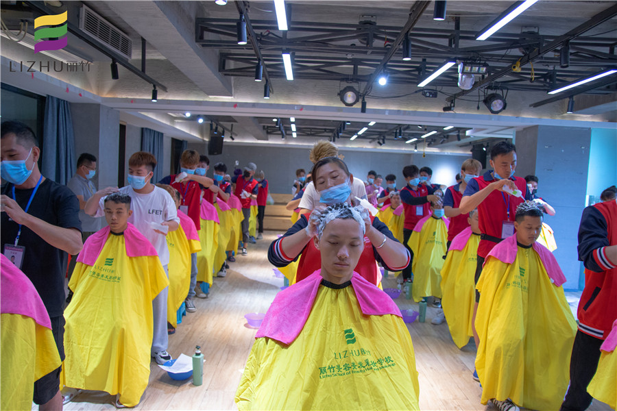 如何正確養(yǎng)發(fā)？廣西美發(fā)培訓學校給你上課