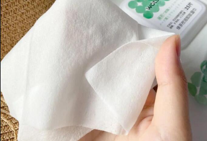 長(zhǎng)期使用卸妝巾的危害，南寧彩妝造型學(xué)校開講