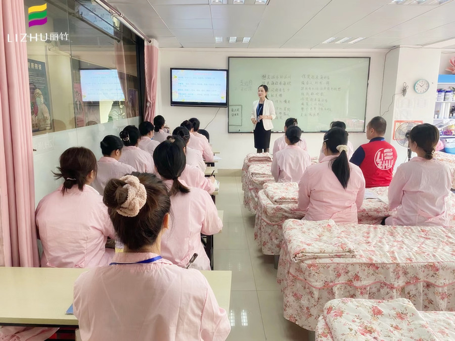 美容培訓(xùn)，來廣西專業(yè)美容培訓(xùn)學(xué)校