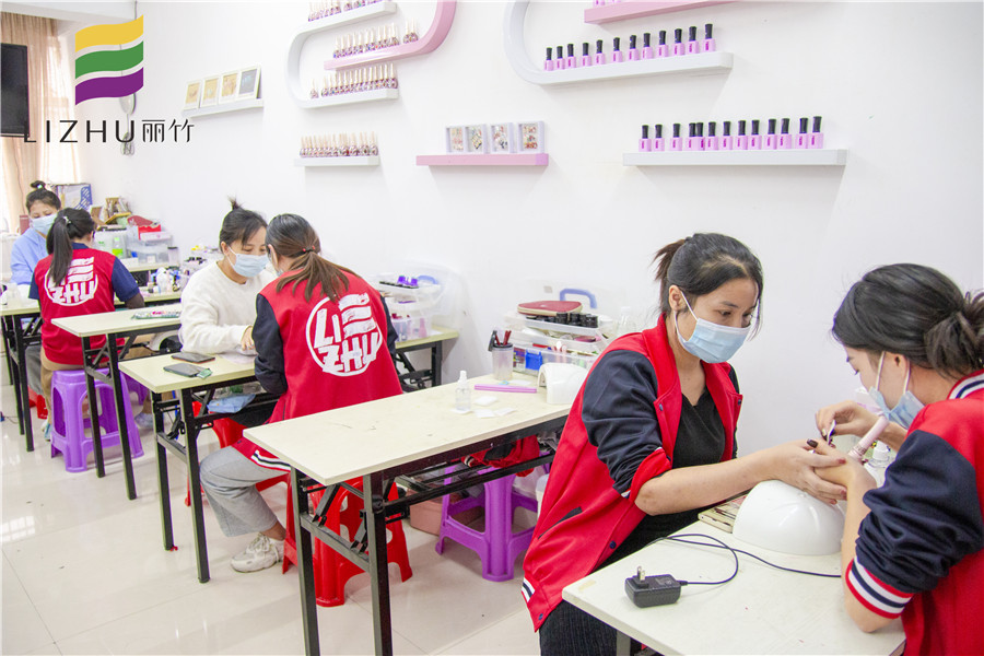 南寧美甲培訓(xùn)學(xué)?；A(chǔ)班升班考核