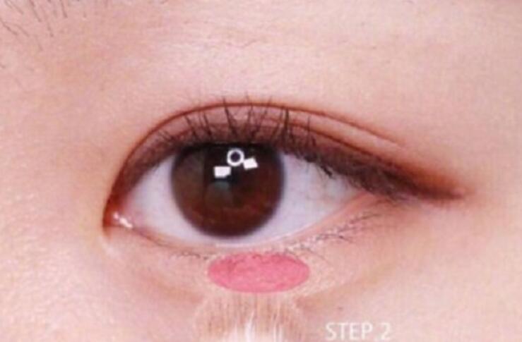 與眾不同的臥蠶技法，廣西化妝培訓(xùn)教程來咯