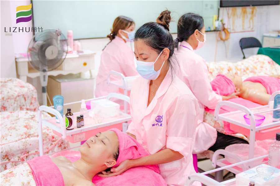 你為什么要做肩頸護(hù)理？南寧專業(yè)美容培訓(xùn)幫你分析