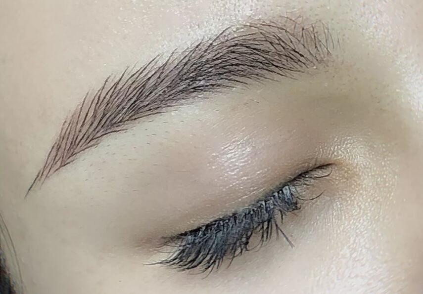 野生眉怎么畫？廣西專業(yè)化妝培訓學校教你