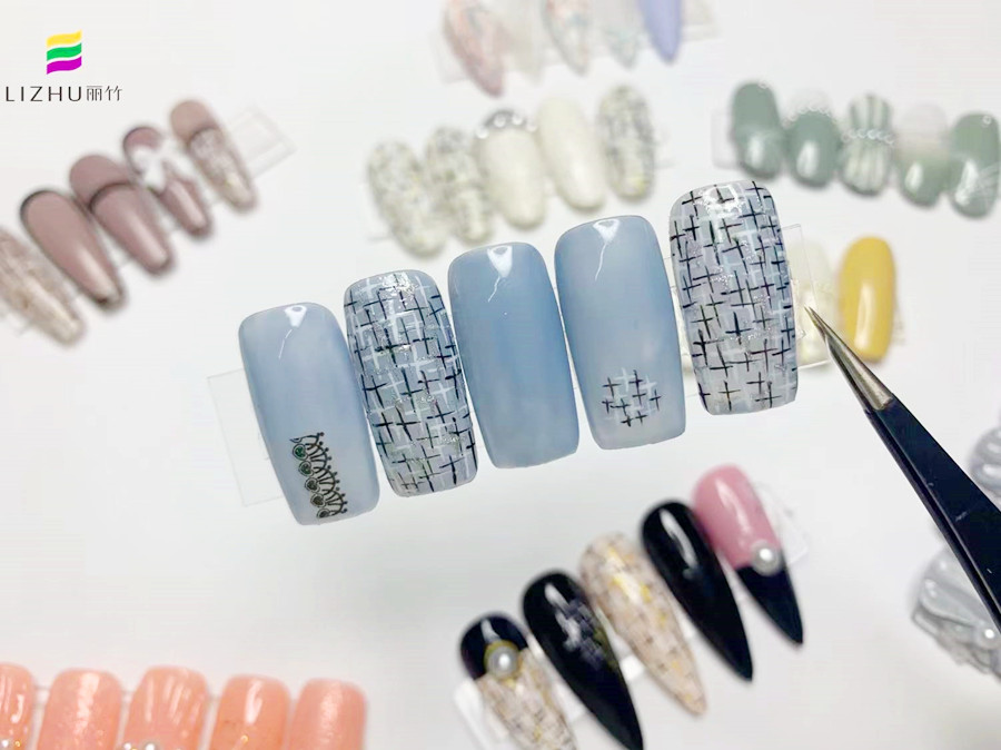 名媛小香風(fēng)美甲，廣西南寧美甲學(xué)校學(xué)員作品