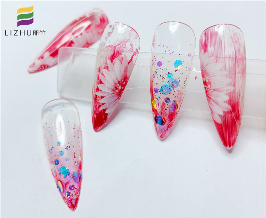 欣賞雛菊新年美甲，告訴你南寧哪里教的美甲受歡迎