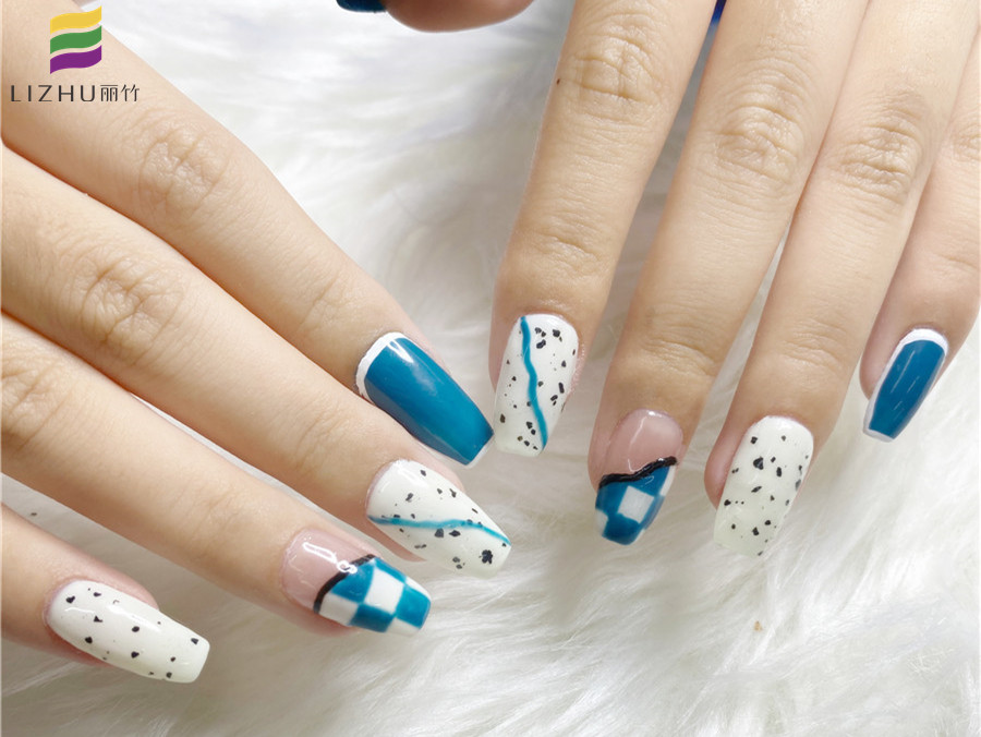 秋冬撞色美甲推薦，看看廣西南寧美甲學校哪家教得好
