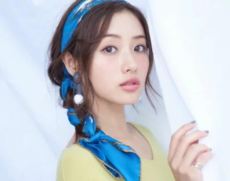 絲巾的創(chuàng)意搭配，廣西形象設計培訓班教你