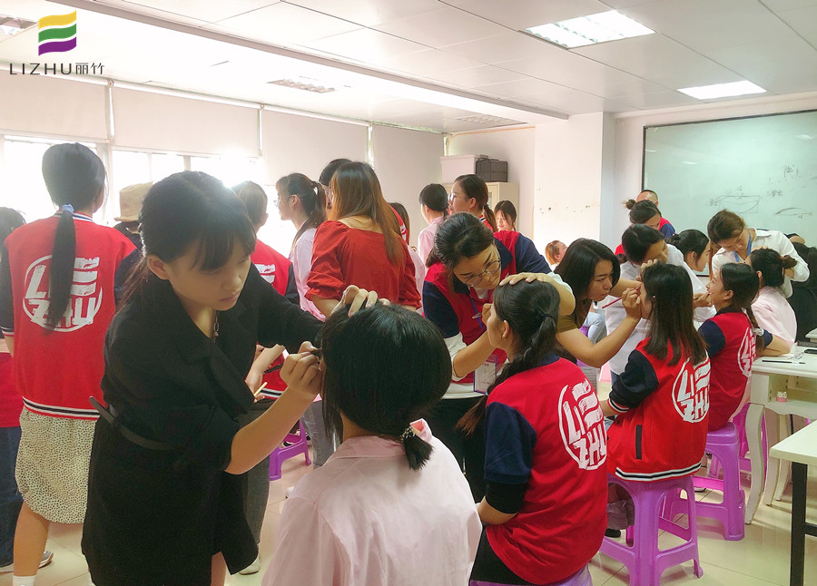 紋繡不同部位能保持多久？南寧專業(yè)紋繡培訓(xùn)學(xué)校為你講解