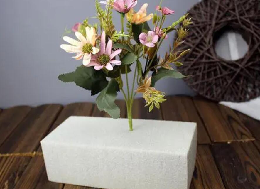 插花需要哪些材料？南寧婚慶花藝培訓學校幫你盤點