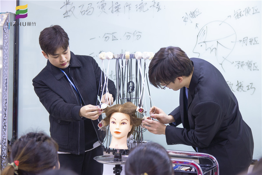 數(shù)碼燙操作流程，學(xué)燙染到麗竹學(xué)校