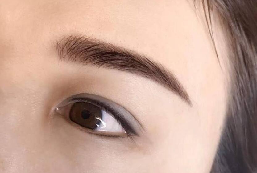 南寧學(xué)紋眉：天氣熱適合做眉毛嗎？