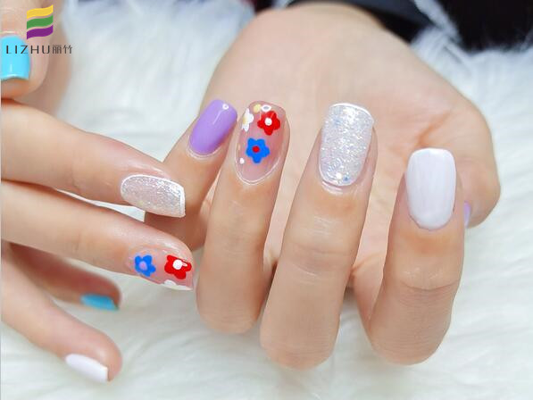 春日美甲，藍(lán)天白云，花兒朵朵開(kāi)