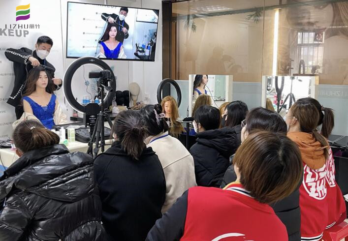 南寧彩妝化妝培訓學校-麗竹學校化妝課程